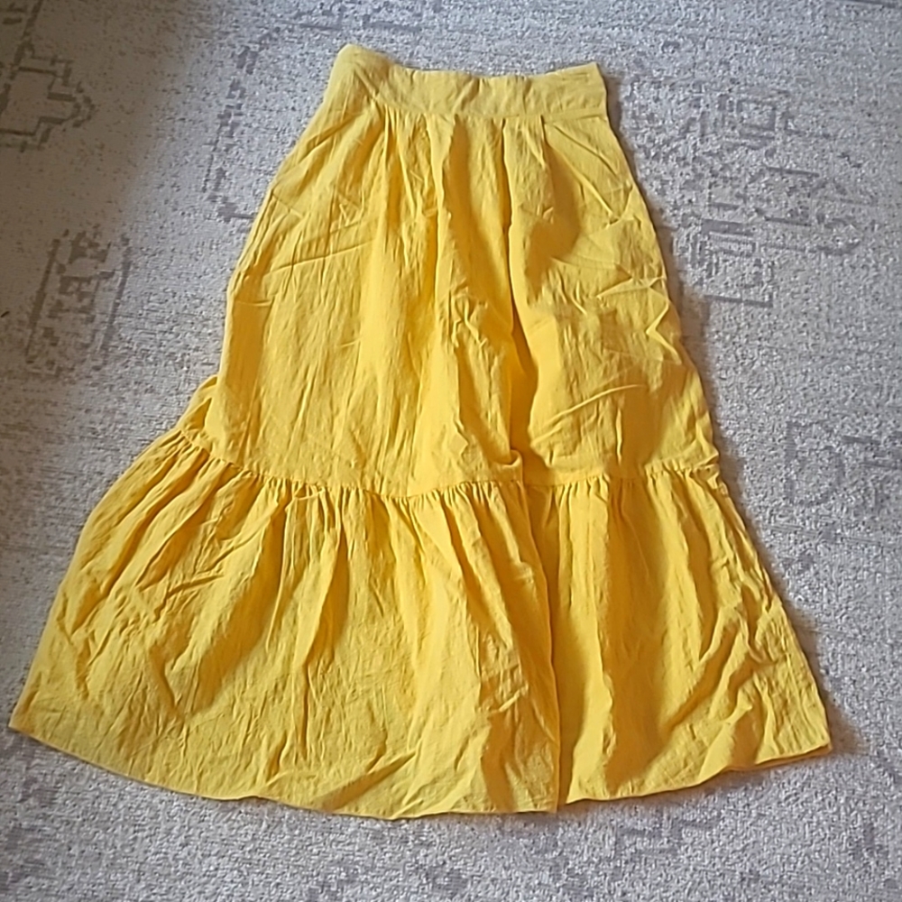 🌷2/$15 Shein long skirt. Size small.